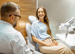 Lady shows inflamed gum tissue